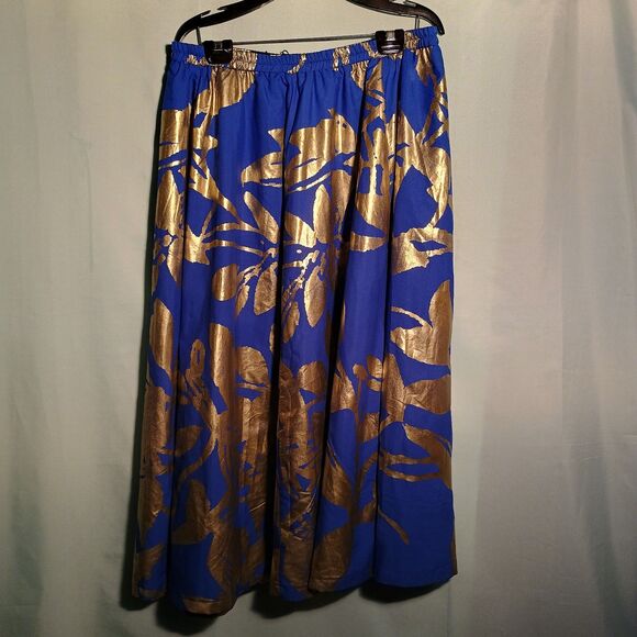 Two sides Skirt, Royal blue and Gold on one side Black and Gold on the other. - Picture 3 of 6